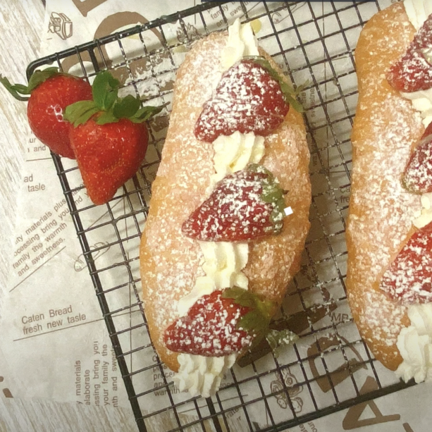 Strawberry Cream Buns Recipe 